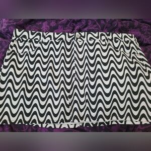 Divided Black/White Wave Pattern Denim Skirt in 18